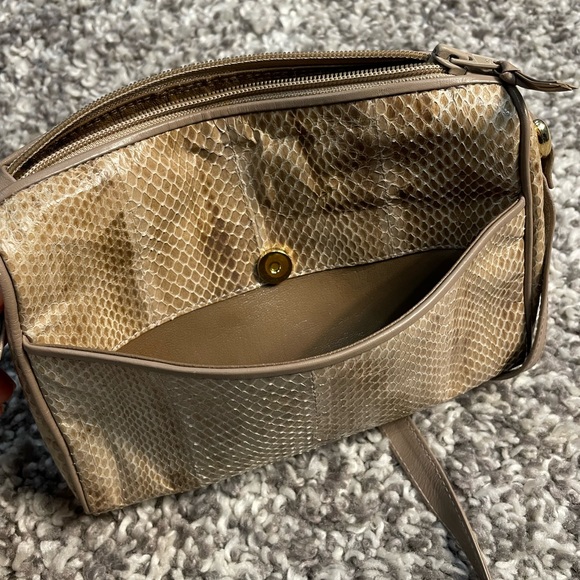 Authentic Vintage Towanny Beige Snake Skin Small Crossbody Bag - Picture 7 of 8